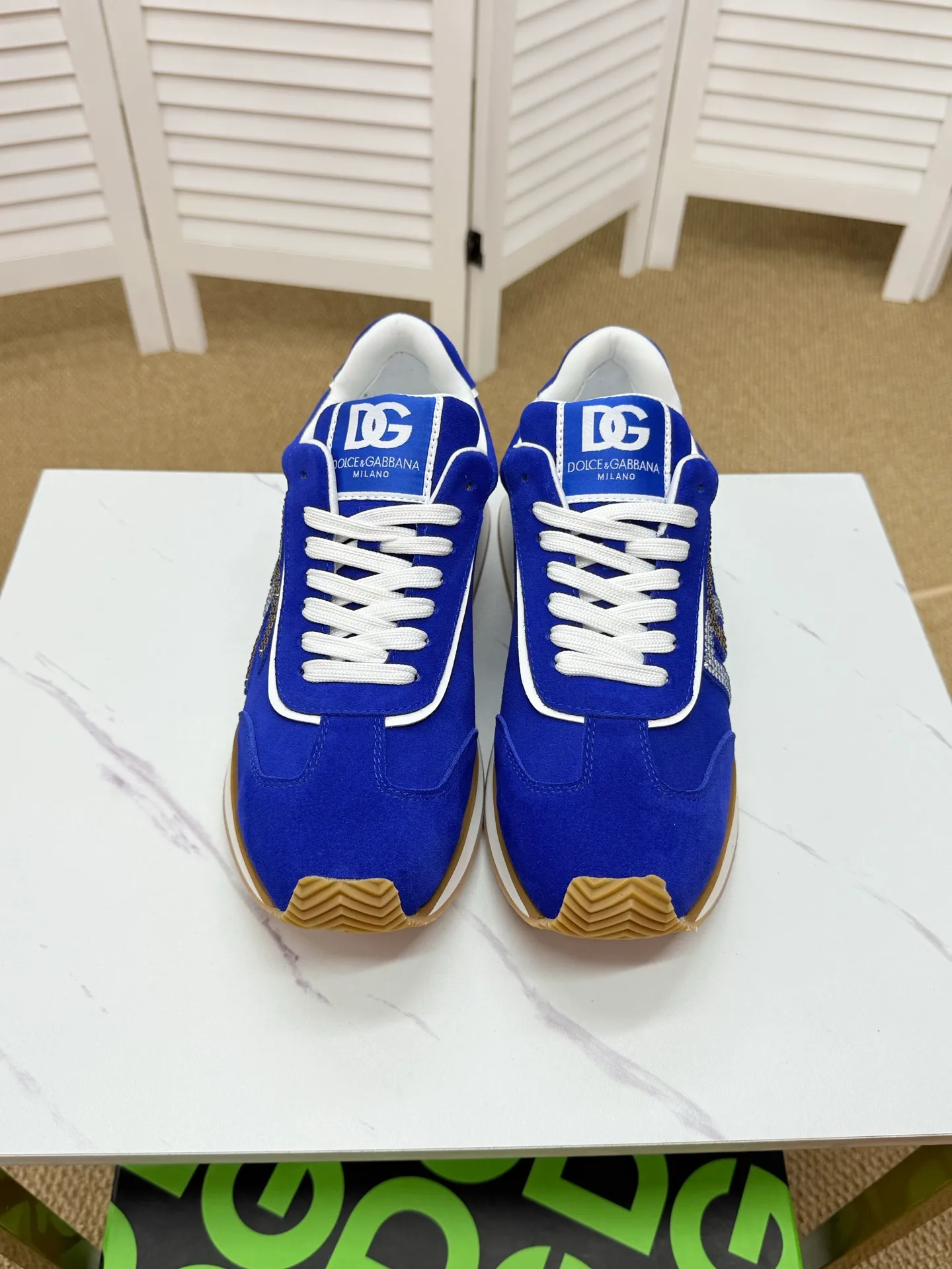 Men's clothing and shoes 250. The latest sports and casual shoes for couples (DG) are fashionable and versatile, and can add luster to various looks. Create an exquisite design with unique dynamic vitality and modern atmosphere, showing modern elegance. Size: 36-46 (45 and 46 are custom-made and cannot be returned or exchanged) Se